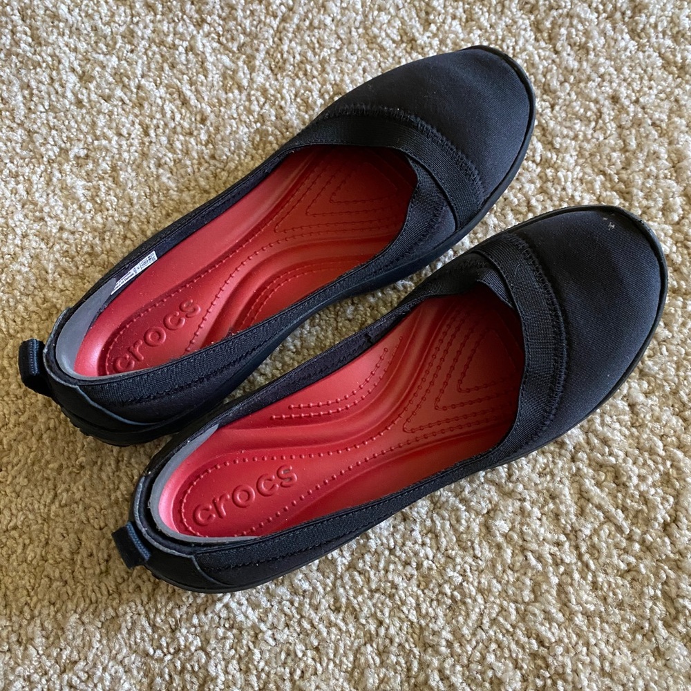 Women’s Crocs size 7